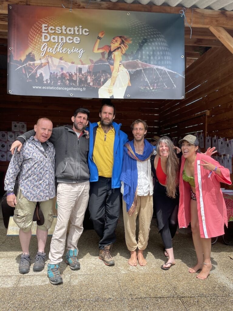 rassemeblement élèves au festival Ecstatic Dance